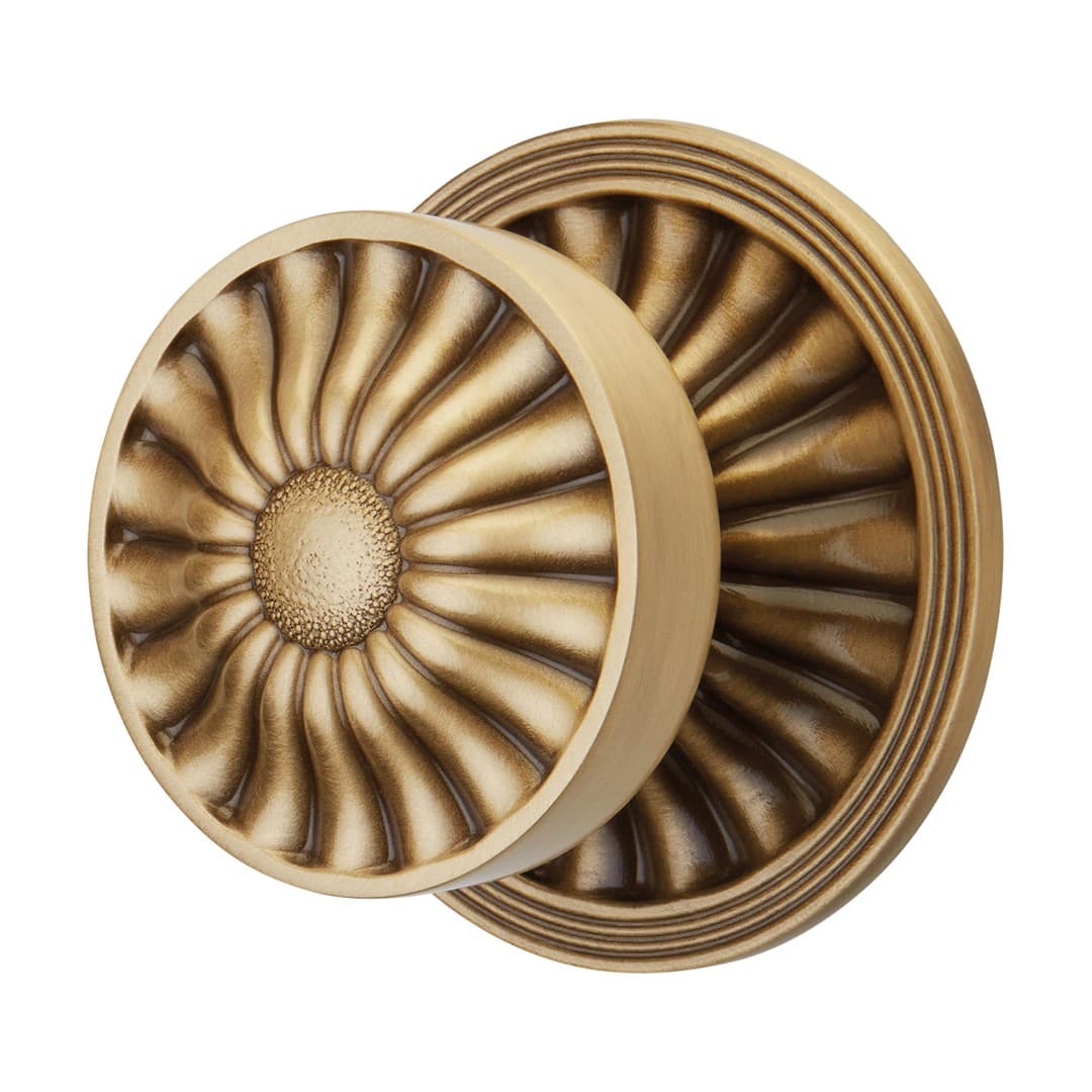 Linea Calì Daisy – Μπουλ Εξώπορτας – Fixed knob on big rose art.1070 – Satin bronzed brass (1070 PT 080 OB)