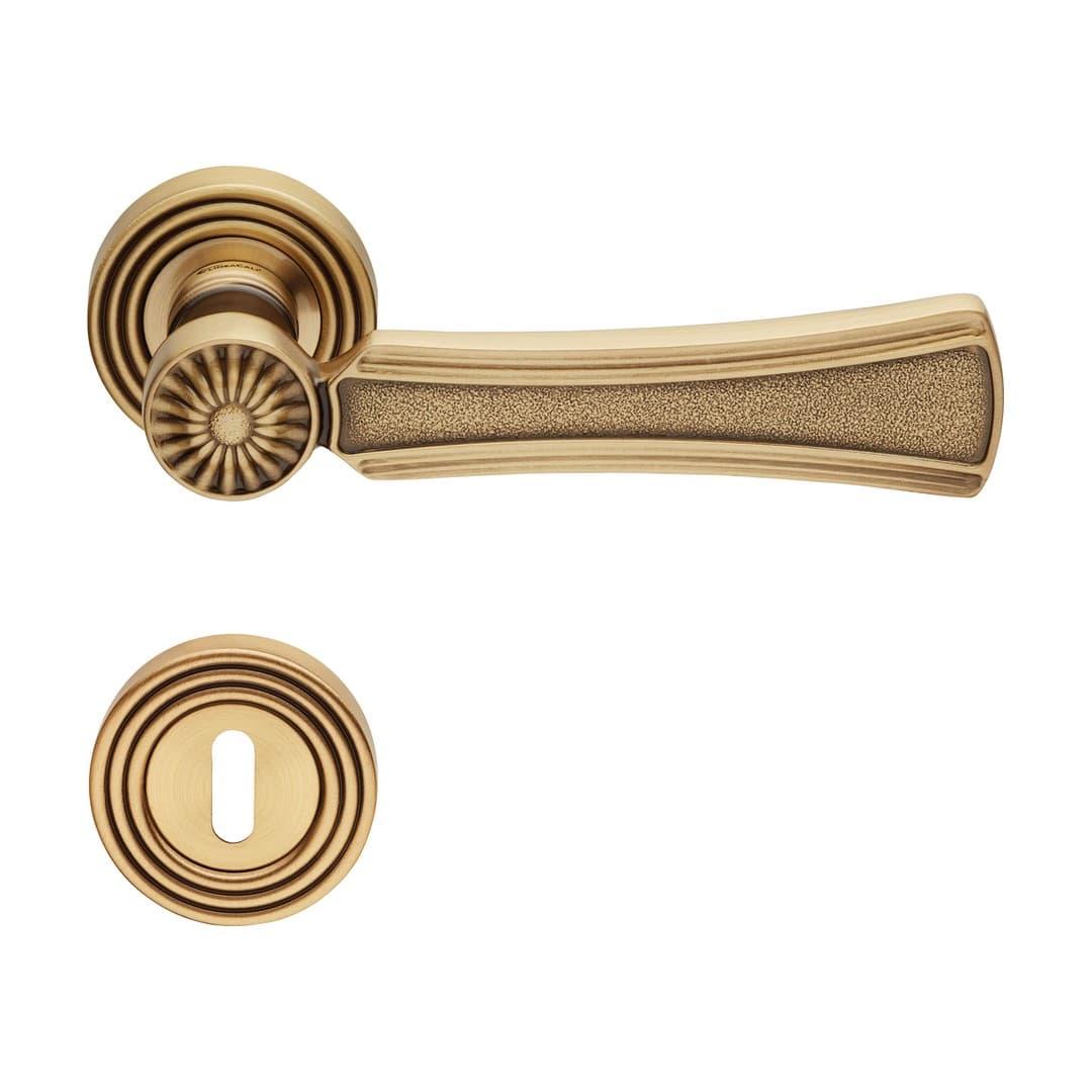 Linea Calì Daisy – Πόμολο Πόρτας Ροζέτα – Door handle on rose art.112 – Satin bronzed brass (1070 RB 112 OB)
