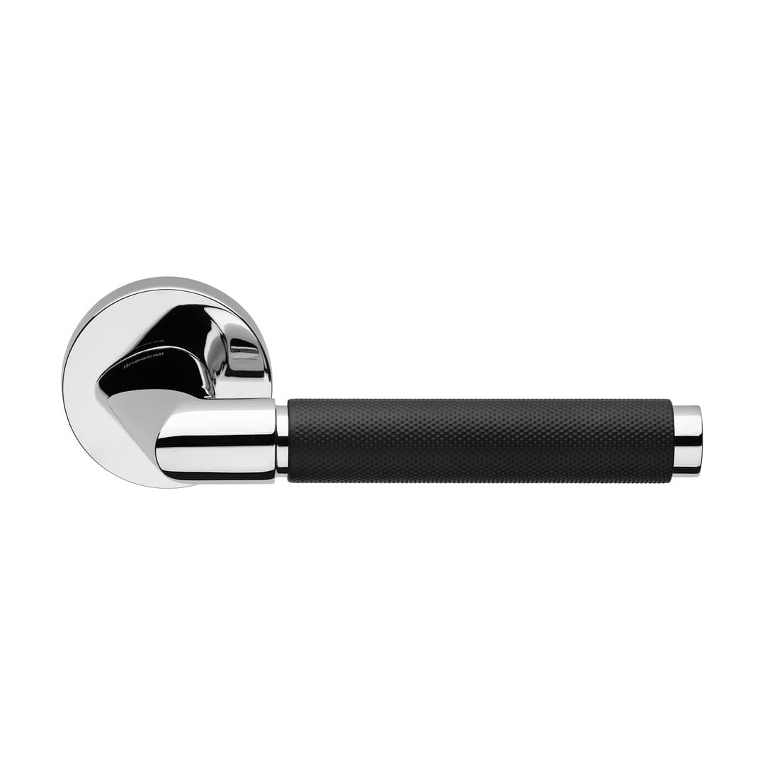 Linea Calì Grip – Πόμολο Πόρτας Ροζέτα – Door handle on rose art.023 – Polished chrome + matt black RAL 9005 (1705 RB 023 CE)